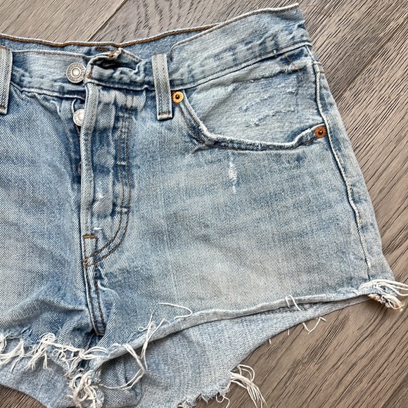 Levi’s 501 denim short - Picture 3 of 6